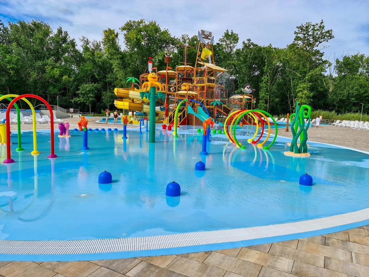 Jenny Home Mojmirovce Exterior photo